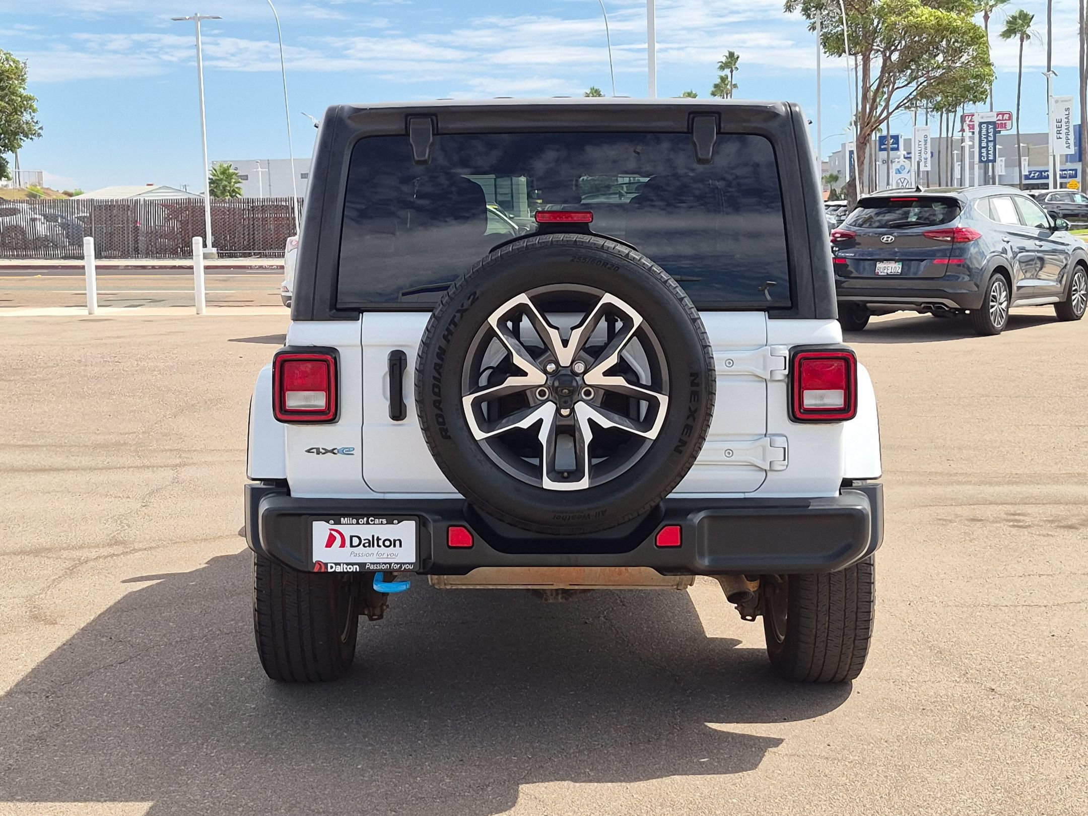 Used 2024 Jeep Wrangler Unlimited AWD/4WD image 7
