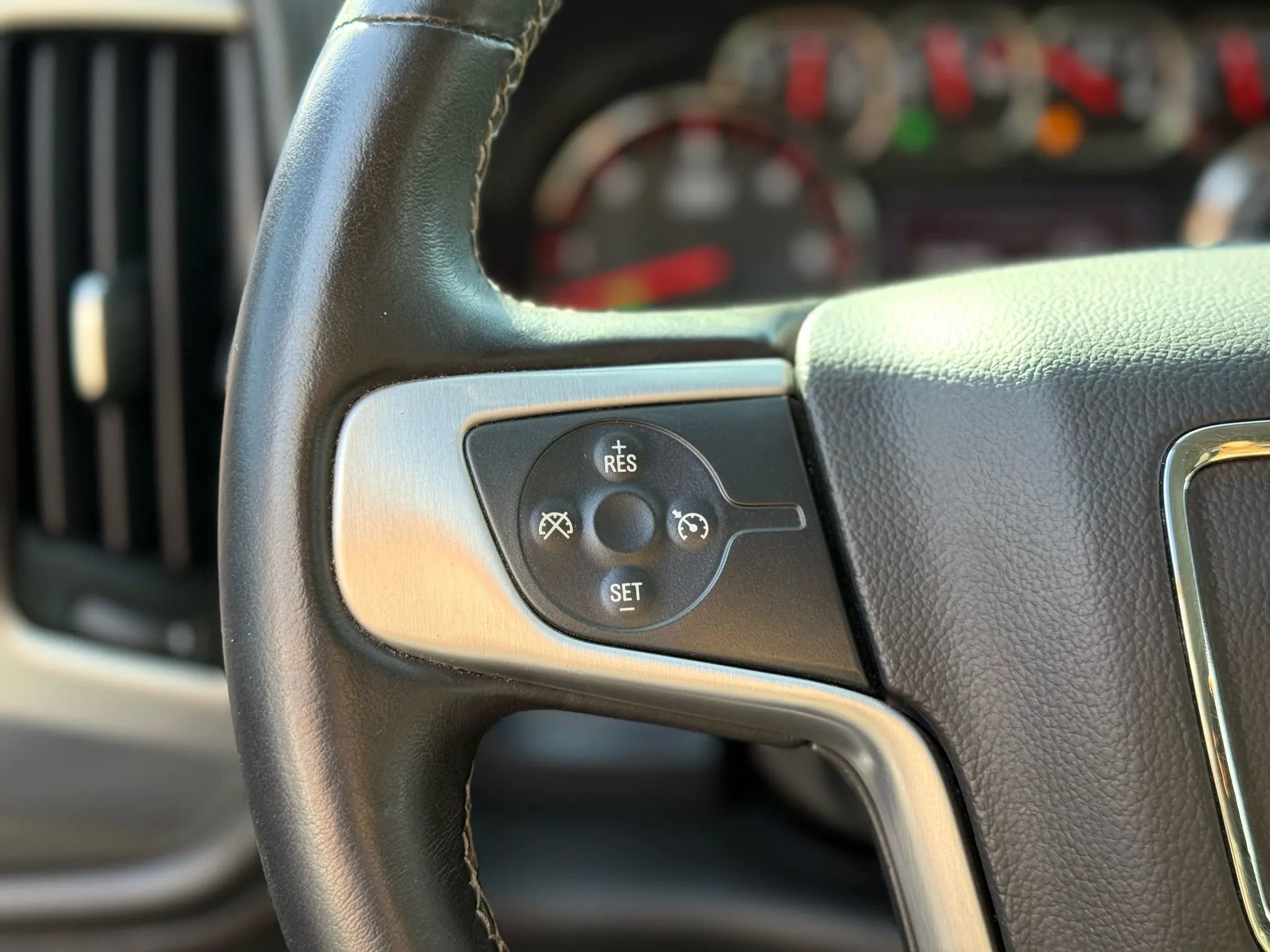 Used 2015 GMC Sierra 1500 SLT AWD/4WD image 18
