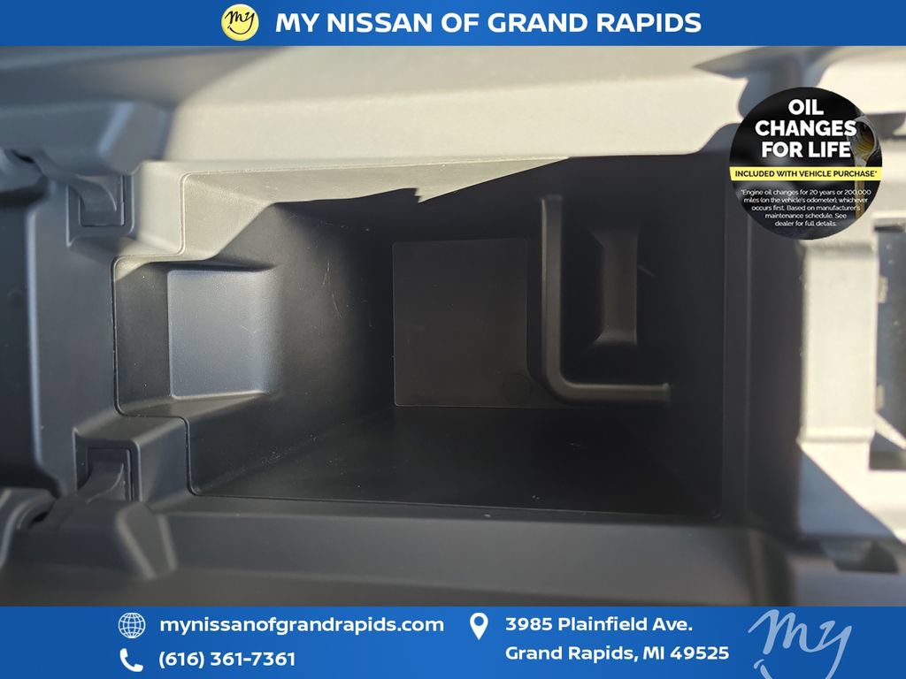 Used 2023 Nissan Rogue S AWD/4WD image 30