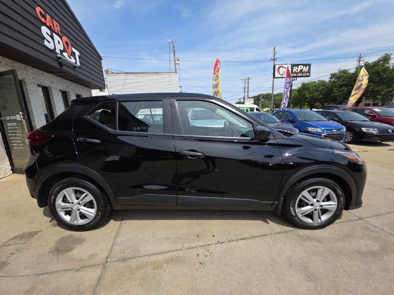 Used 2021 Nissan Kicks S image 8