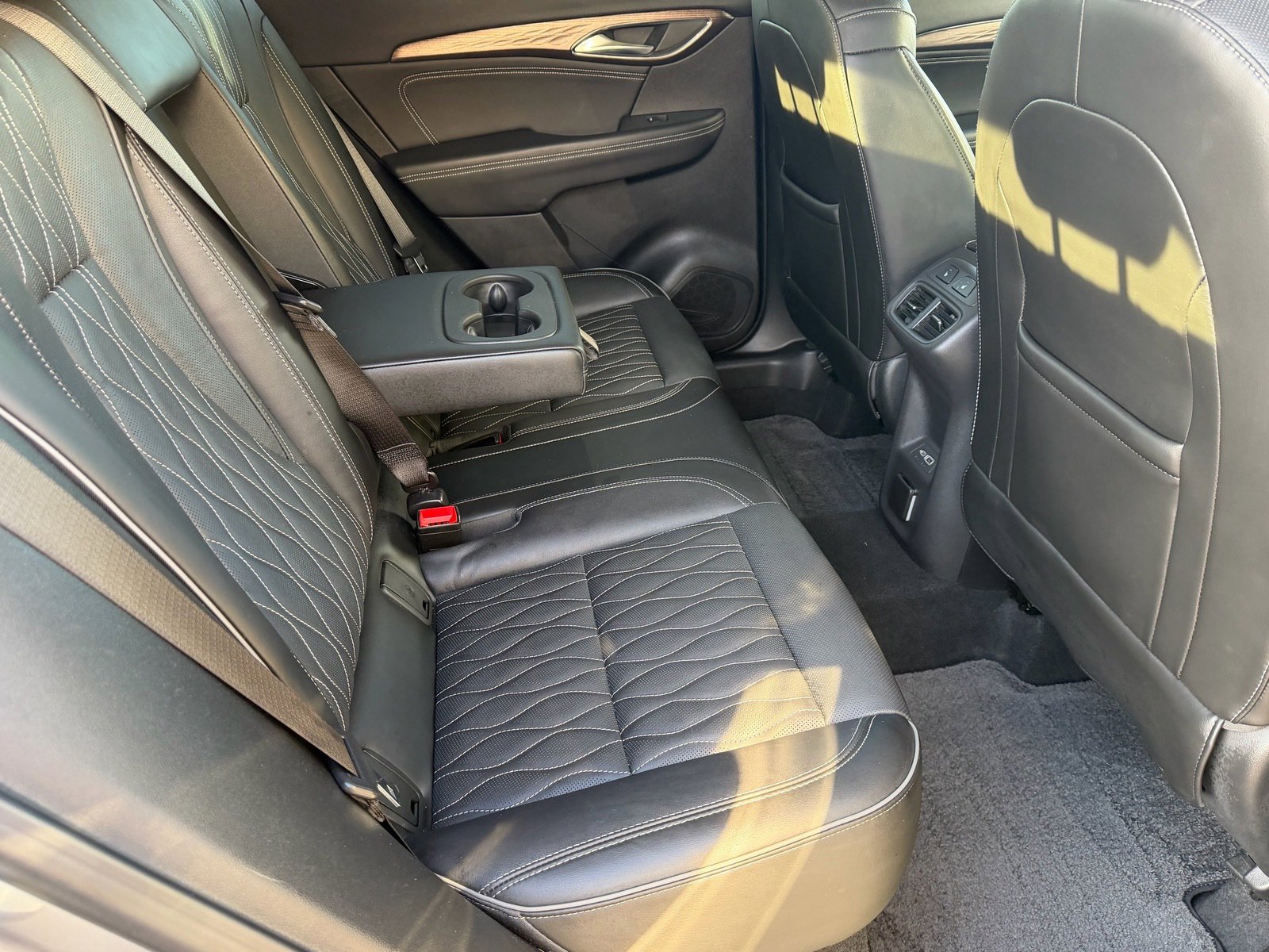 Used 2021 Buick Envision Avenir w/ Technology Package II image 15