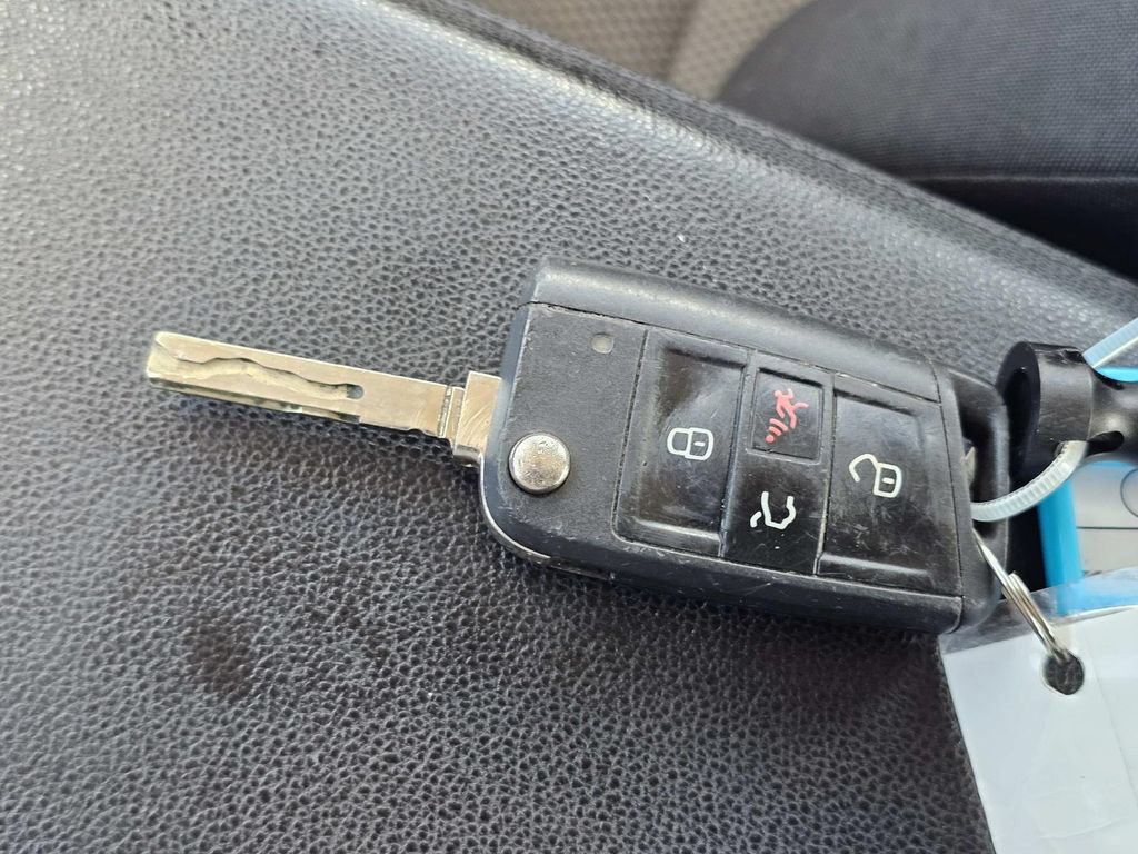 Used 2019 Volkswagen Jetta FWD image 32