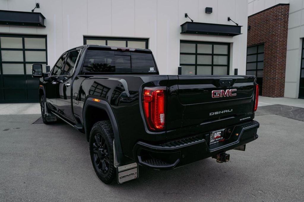 Used 2023 GMC Sierra 2500 Denali w/ Denali Black Diamond Edition image 5