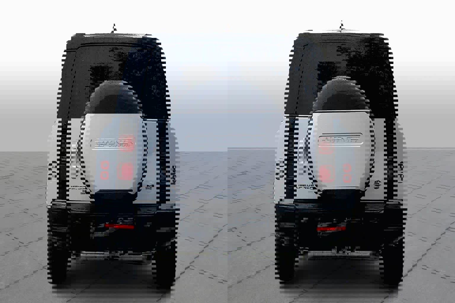 Certified 2023 Land Rover Defender 130 X-Dynamic SE image 8