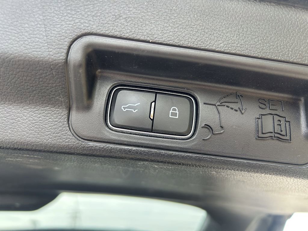 Used 2021 Ford Explorer Platinum w/ Equipment Group 601A image 18