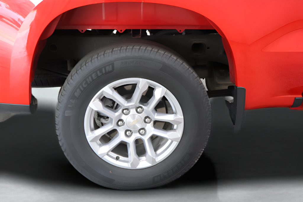 Used 2024 Chevrolet Silverado 1500 LT AWD/4WD image 31