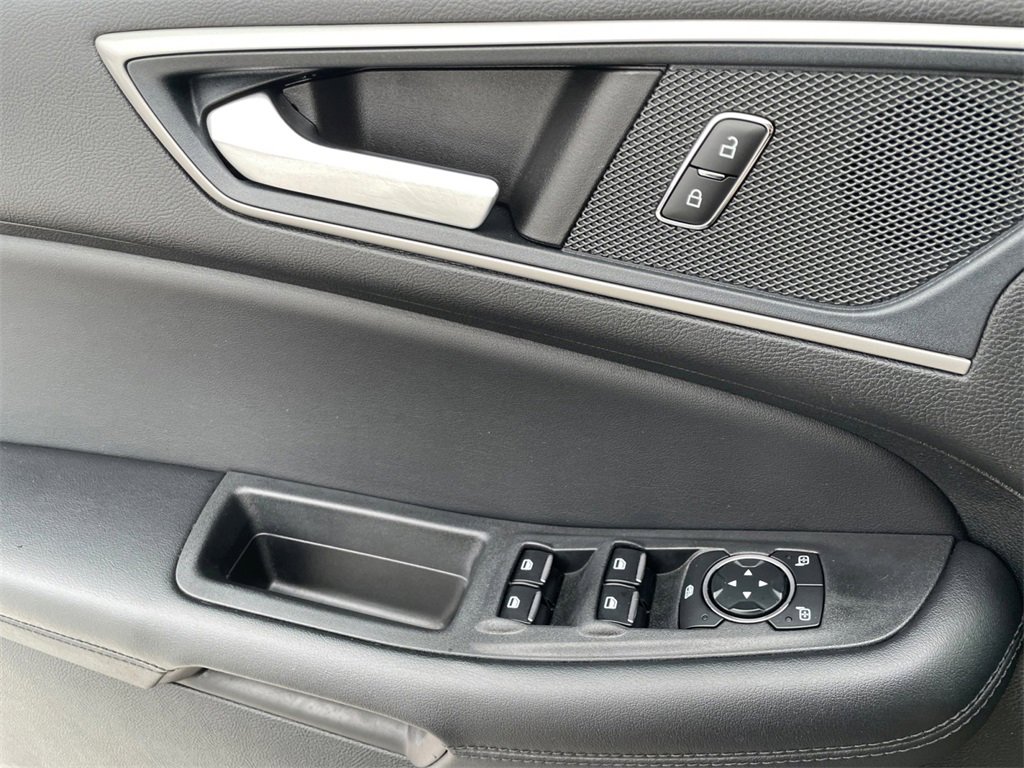 Used 2023 Ford Edge SEL w/ Convenience Package image 16