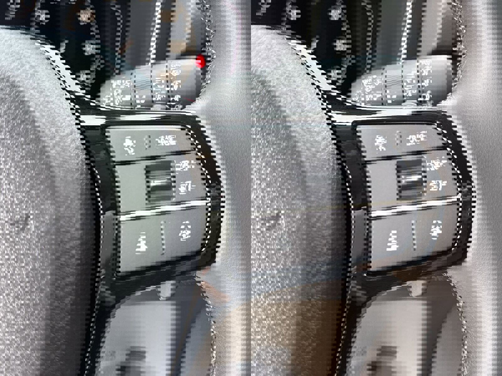 New 2025 Honda Pilot EX-L image 15