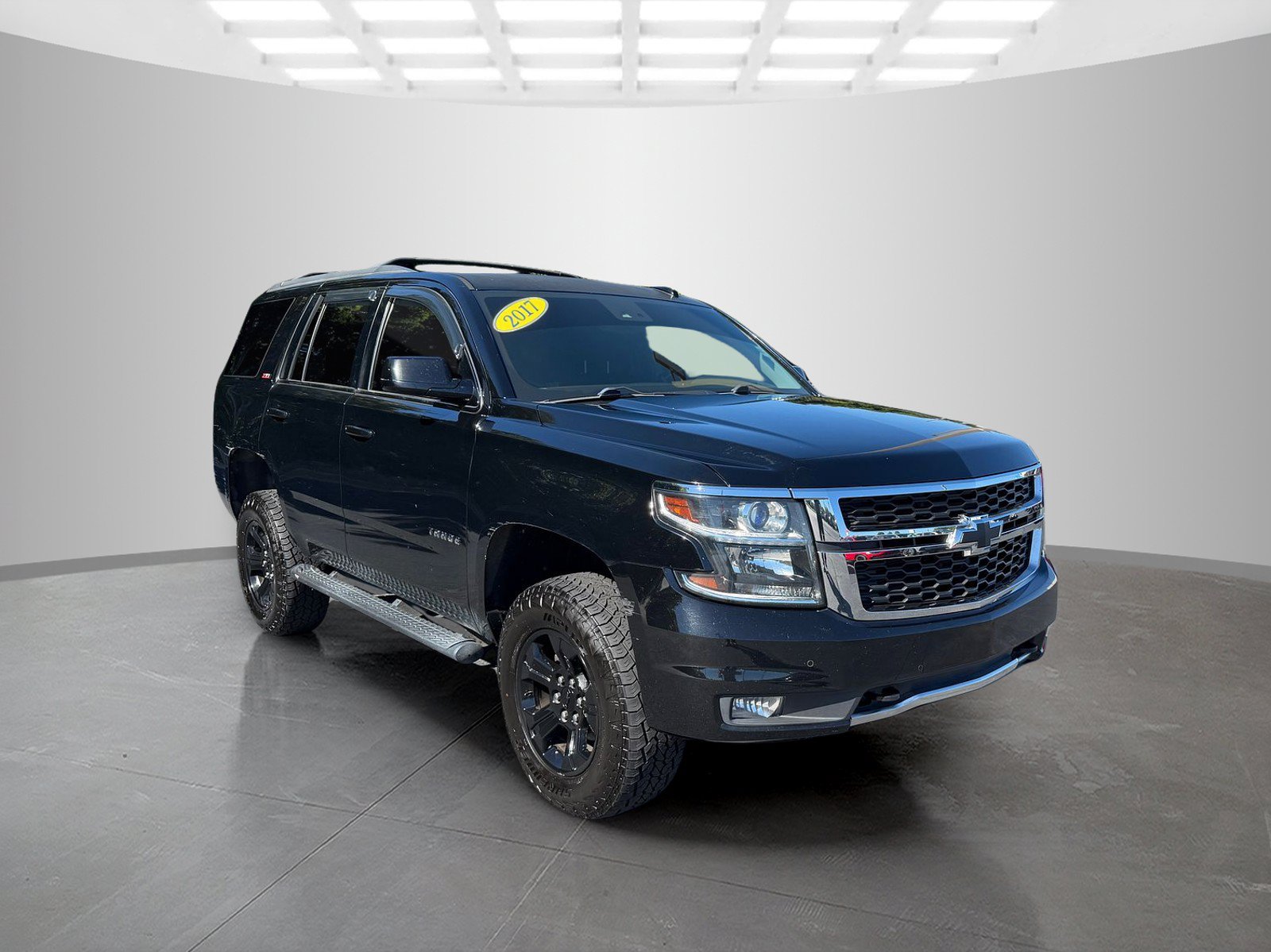 Used 2017 Chevrolet Tahoe LT w/ Luxury Package AWD/4WD image 5