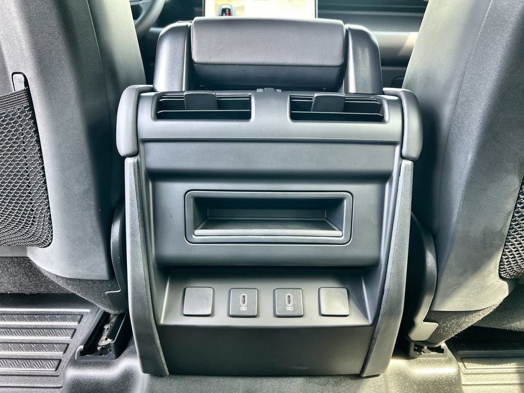 New 2026 Land Rover Defender 110 X-Dynamic SE AWD/4WD image 16