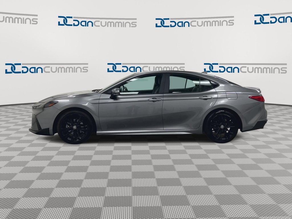 Used 2025 Toyota Camry SE FWD image 5