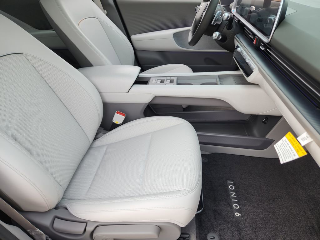 Used 2025 Hyundai Ioniq 6 SEL image 17