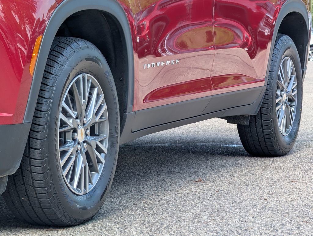 Used 2024 Chevrolet Traverse LT AWD/4WD image 5
