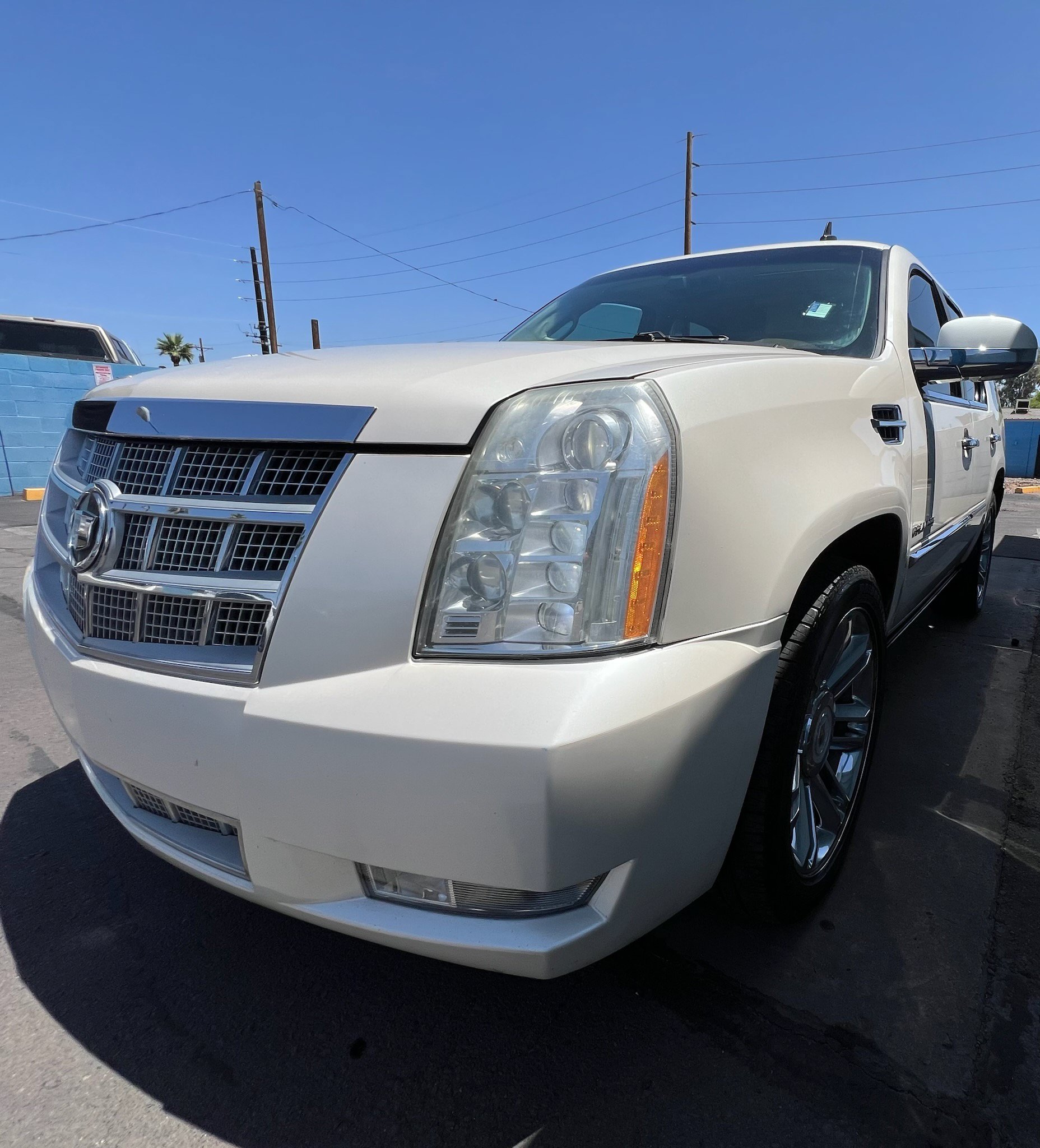 Used 2012 Cadillac Escalade Platinum AWD/4WD image 8
