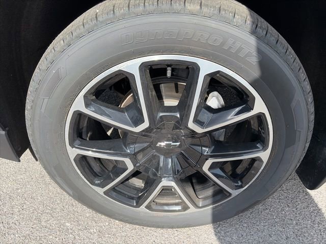 Used 2023 Chevrolet Suburban RST w/ Luxury Package AWD/4WD image 10