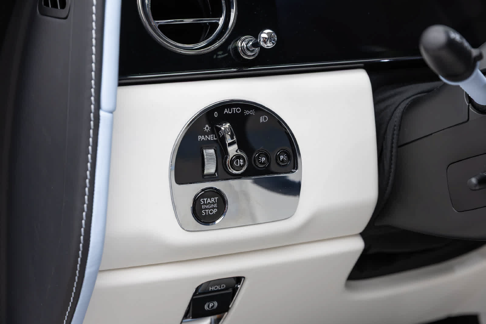 New 2027 Rolls-Royce Cullinan AWD/4WD image 31