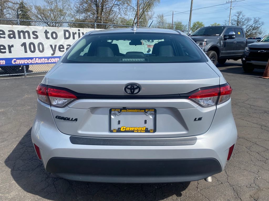 Used 2023 Toyota Corolla LE FWD image 3