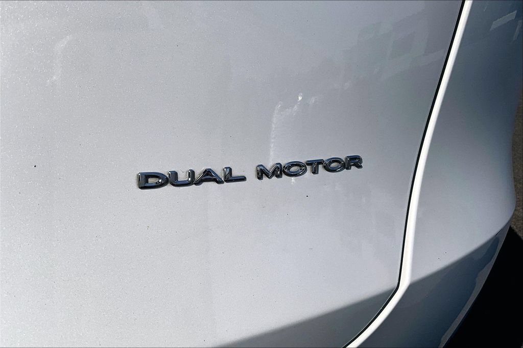 Used 2023 Tesla Model Y Long Range AWD/4WD image 8