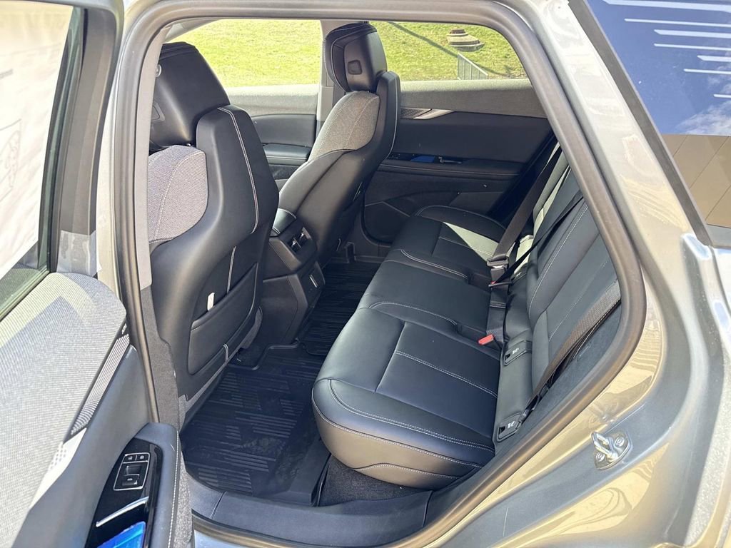 New 2026 Cadillac Optiq Luxury 1 w/ LPO, Floor Liner Package AWD/4WD image 9