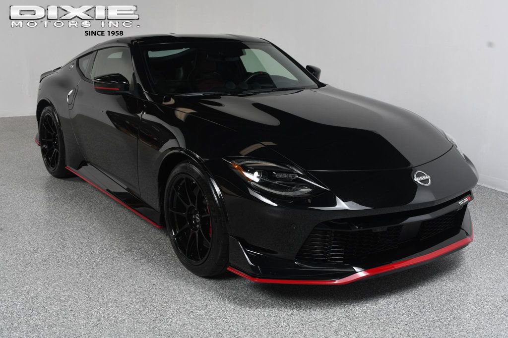 Used 2025 Nissan Z NISMO w/ Floor Mat Package RWD image 1