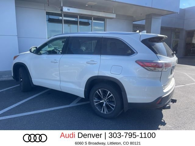 Used 2016 Toyota Highlander XLE AWD/4WD image 4