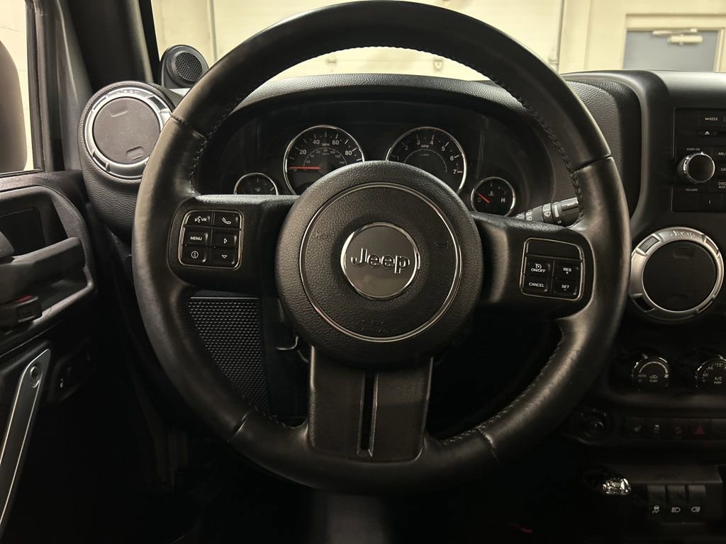 Used 2013 Jeep Wrangler Unlimited Rubicon w/ Connectivity Group AWD/4WD image 17