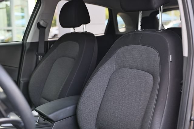 Used 2023 Hyundai Kona SE FWD image 21