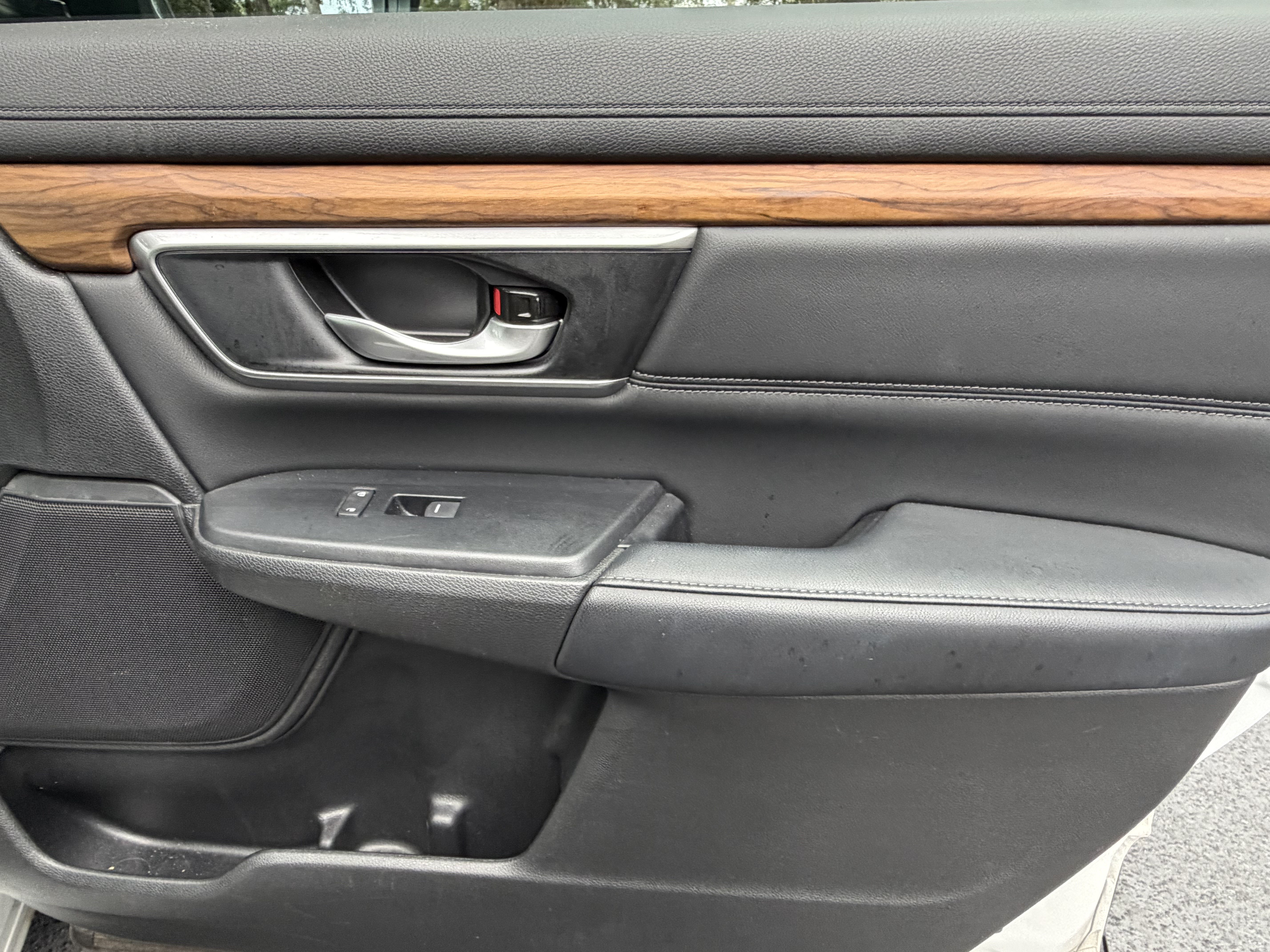 Used 2019 Honda CR-V Touring image 41