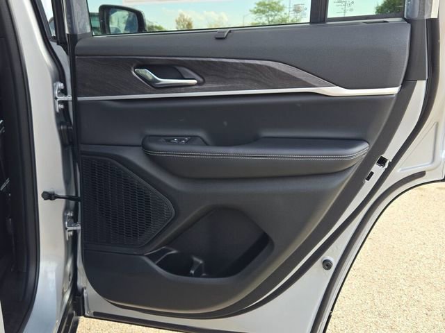 New 2025 Jeep Grand Cherokee Limited w/ Luxury Tech Group II image 13