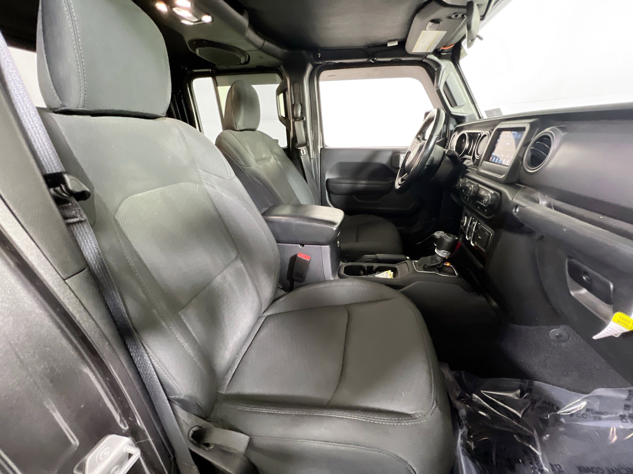 Used 2022 Jeep Gladiator Willys AWD/4WD image 25
