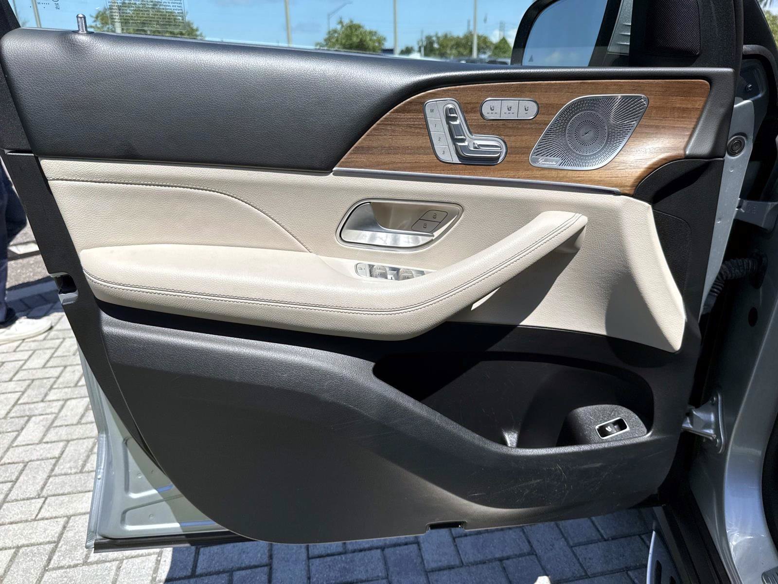 Certified 2022 Mercedes-Benz GLE 450 4MATIC w/ Premium Package image 16