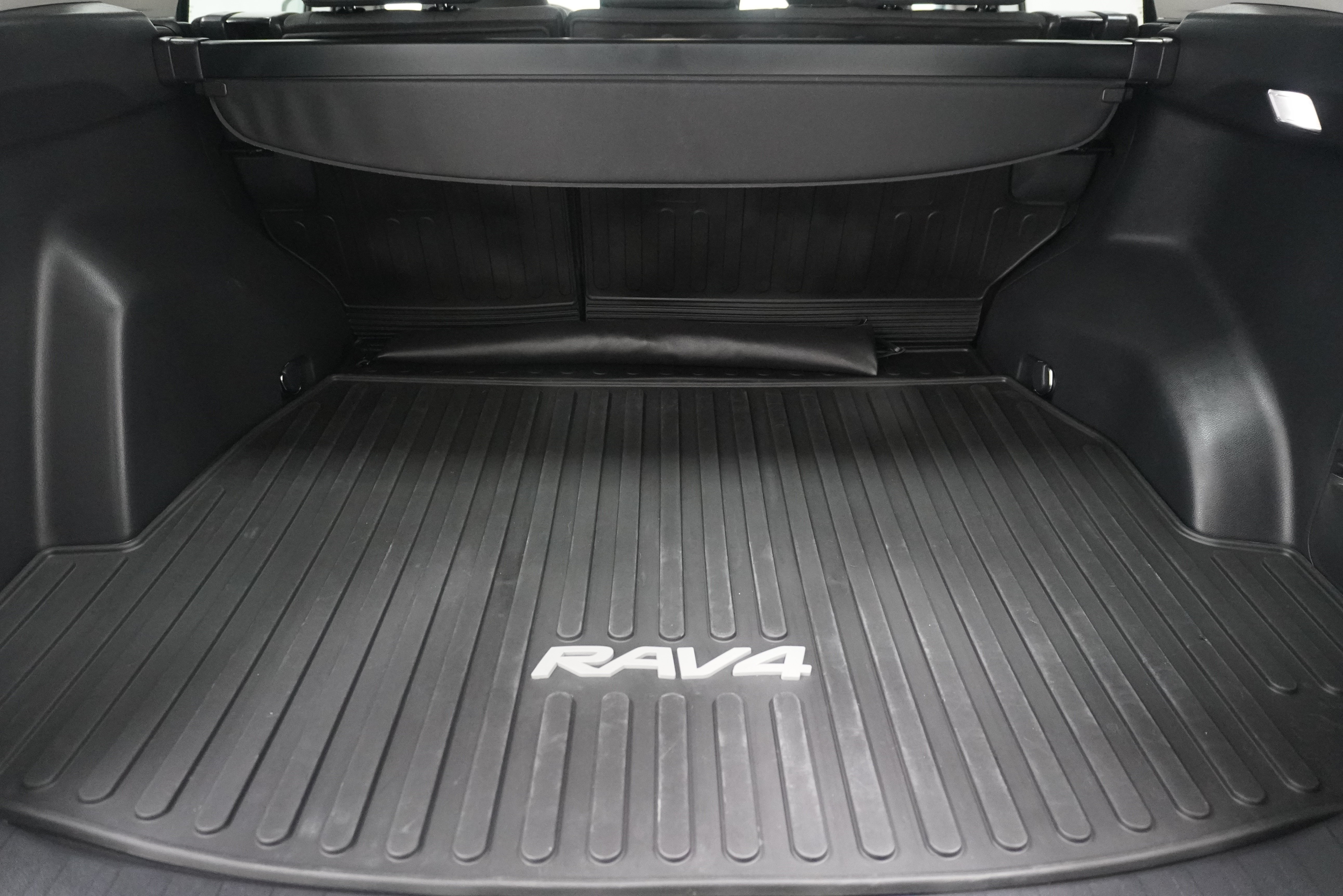Used 2023 Toyota RAV4 XLE w/ XLE Grade Weather Package AWD/4WD image 27