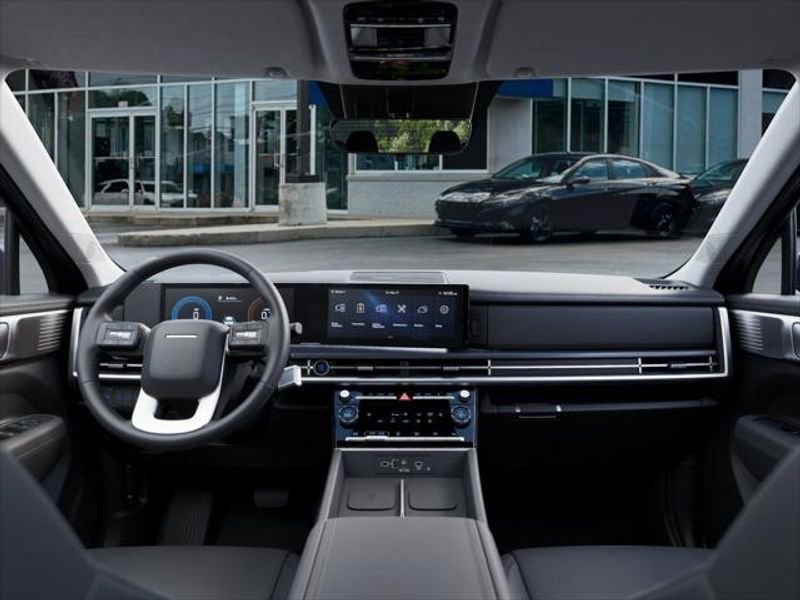 Used 2025 Hyundai Santa Fe SEL image 11