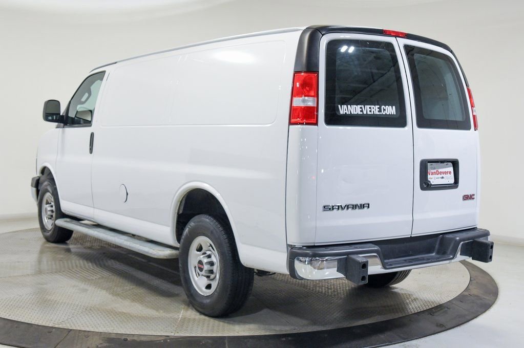 Used 2024 GMC Savana 2500 w/ Driver Convenience Package image 9