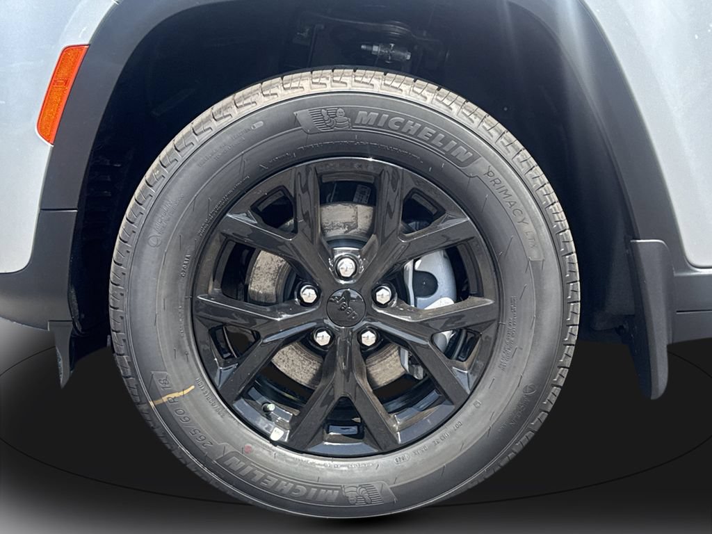 New 2026 Jeep Grand Cherokee Altitude RWD image 9