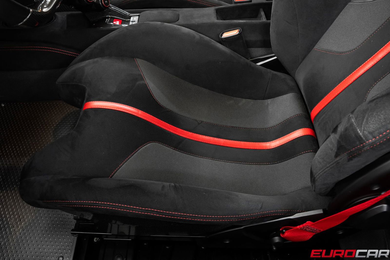 Used 2020 Ferrari 488 Pista *HUGE CARBON INTERIOR OPTIONS image 44