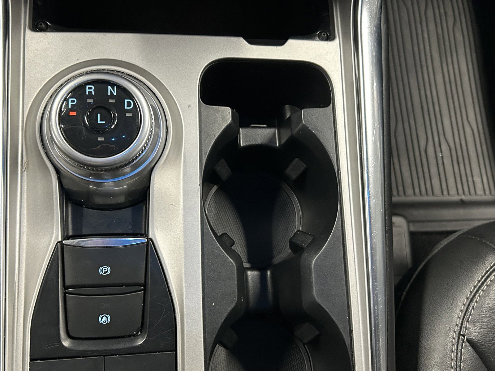 Used 2022 Ford Explorer XLT w/ Equipment Group 202A image 33