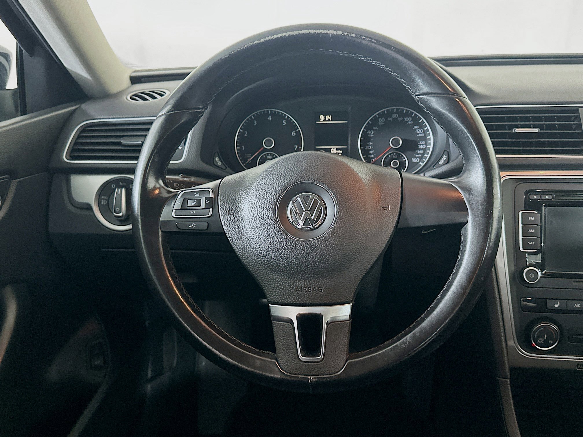 Used 2015 Volkswagen Passat 1.8T Limited Edition FWD image 17