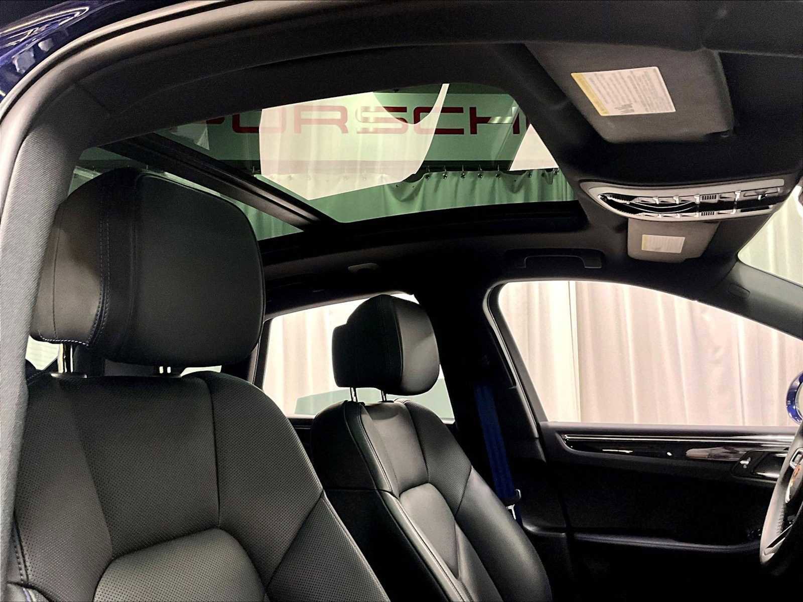 Used 2025 Porsche Macan image 26