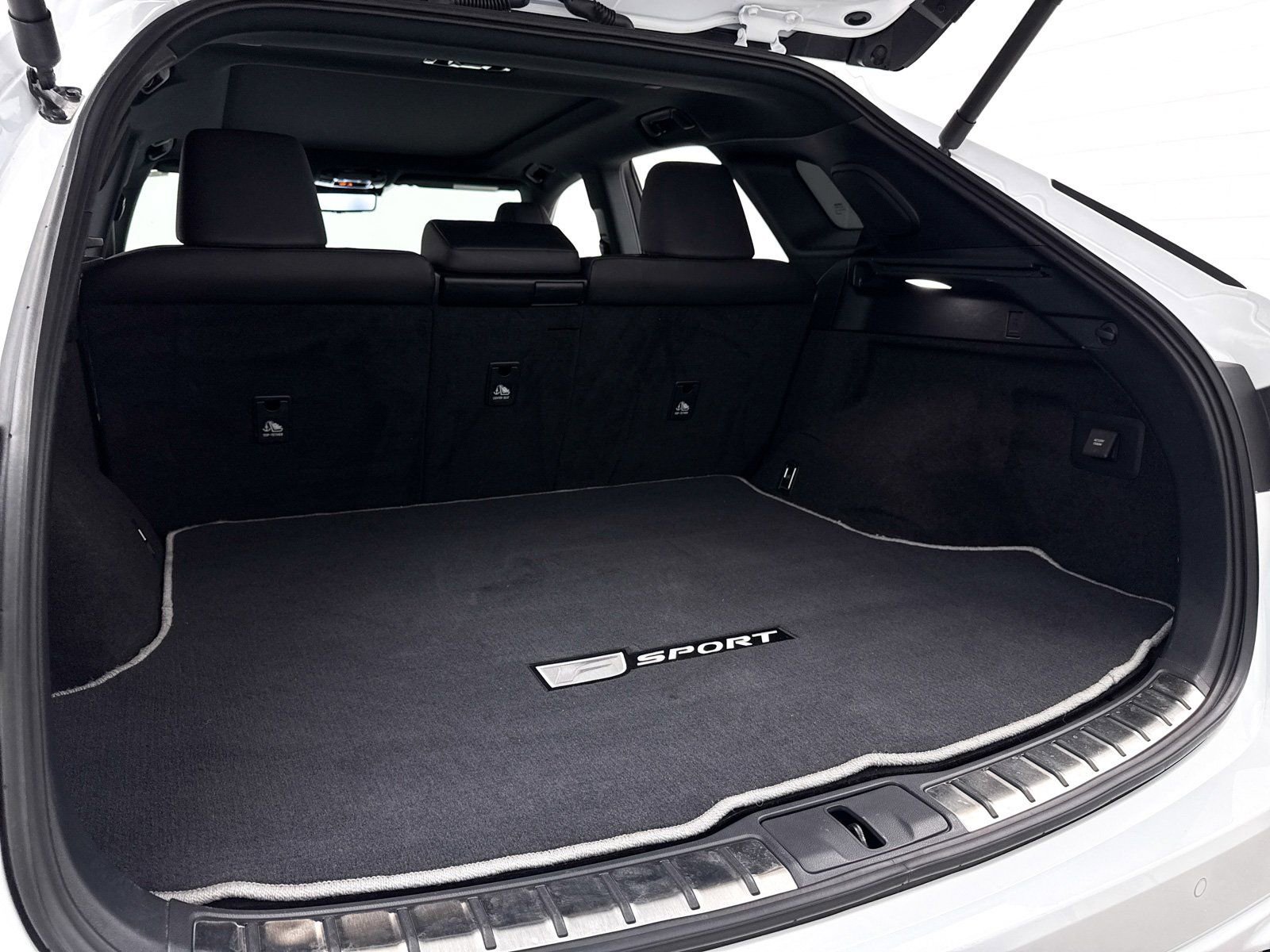 Used 2024 Lexus RX 500h F Sport image 34