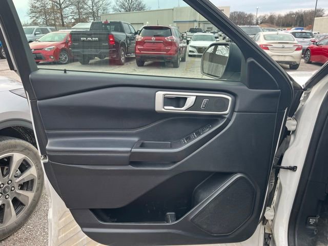 Used 2020 Ford Explorer XLT w/ Equipment Group 202A image 12
