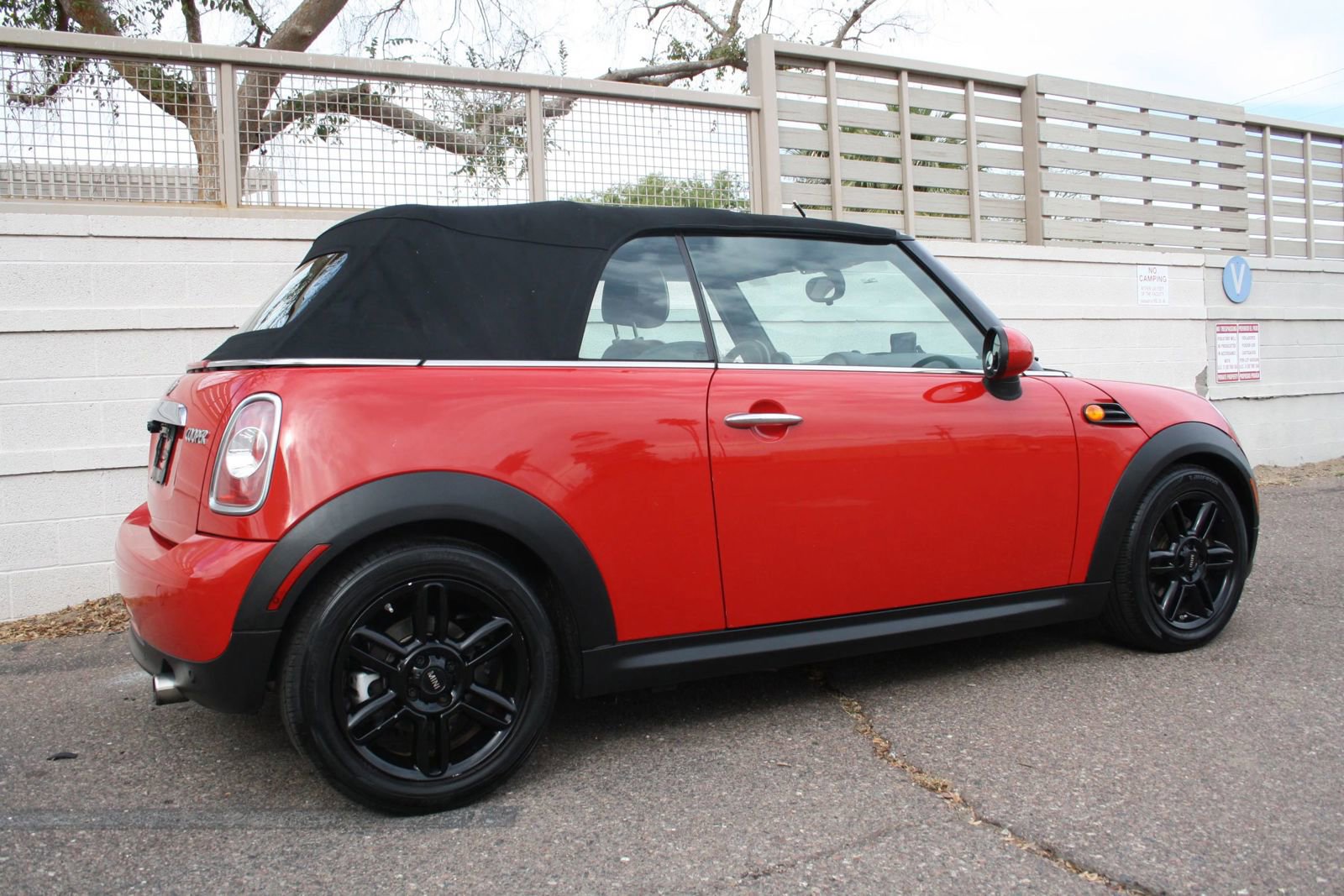 Used 2013 MINI Cooper Convertible image 3