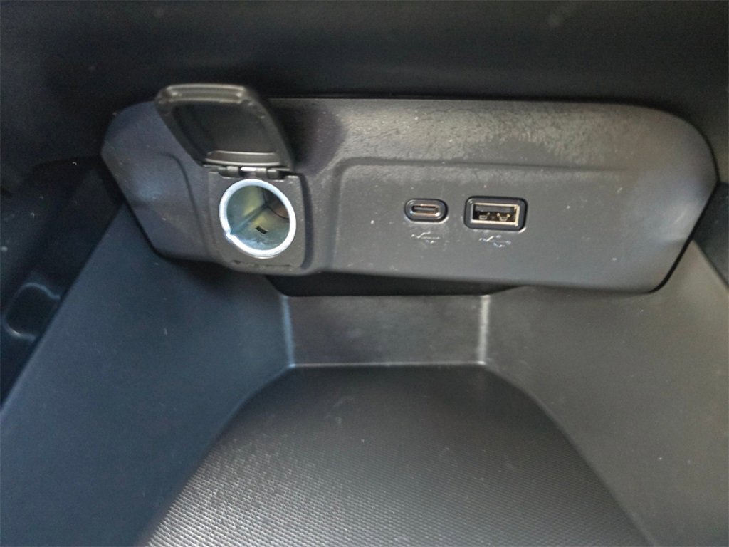 Certified 2025 Chevrolet Trax RS w/ Driver Confidence Package image 25