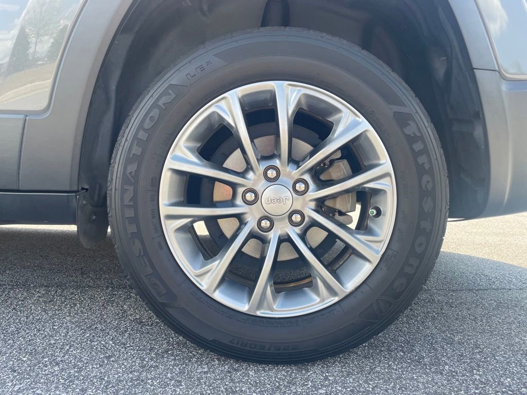 Used 2019 Jeep Cherokee Latitude Plus w/ Comfort/Convenience Group image 9