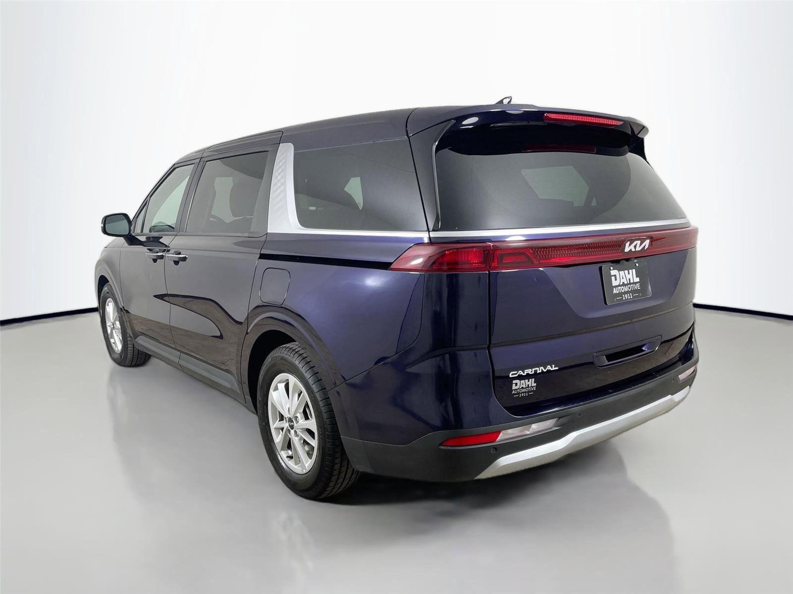 Used 2024 Kia Carnival LX FWD image 10