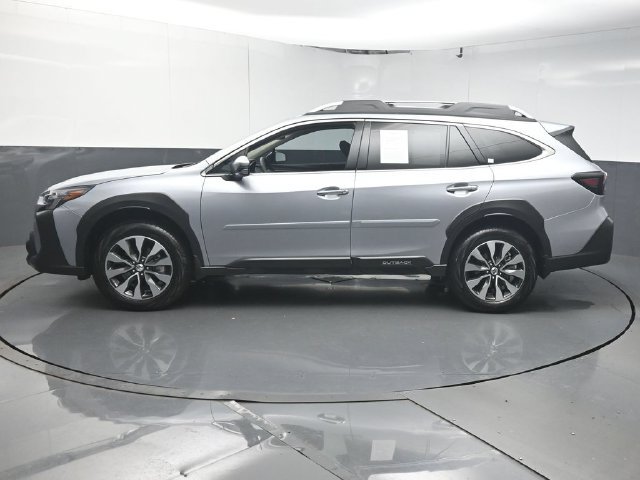 Used 2025 Subaru Outback Touring w/ Popular Package #2 AWD/4WD image 5