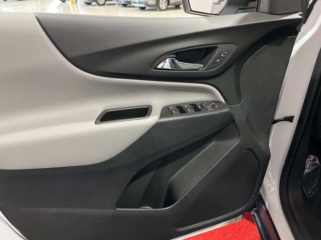 Used 2024 Chevrolet Equinox LS w/ Sport Edition image 17