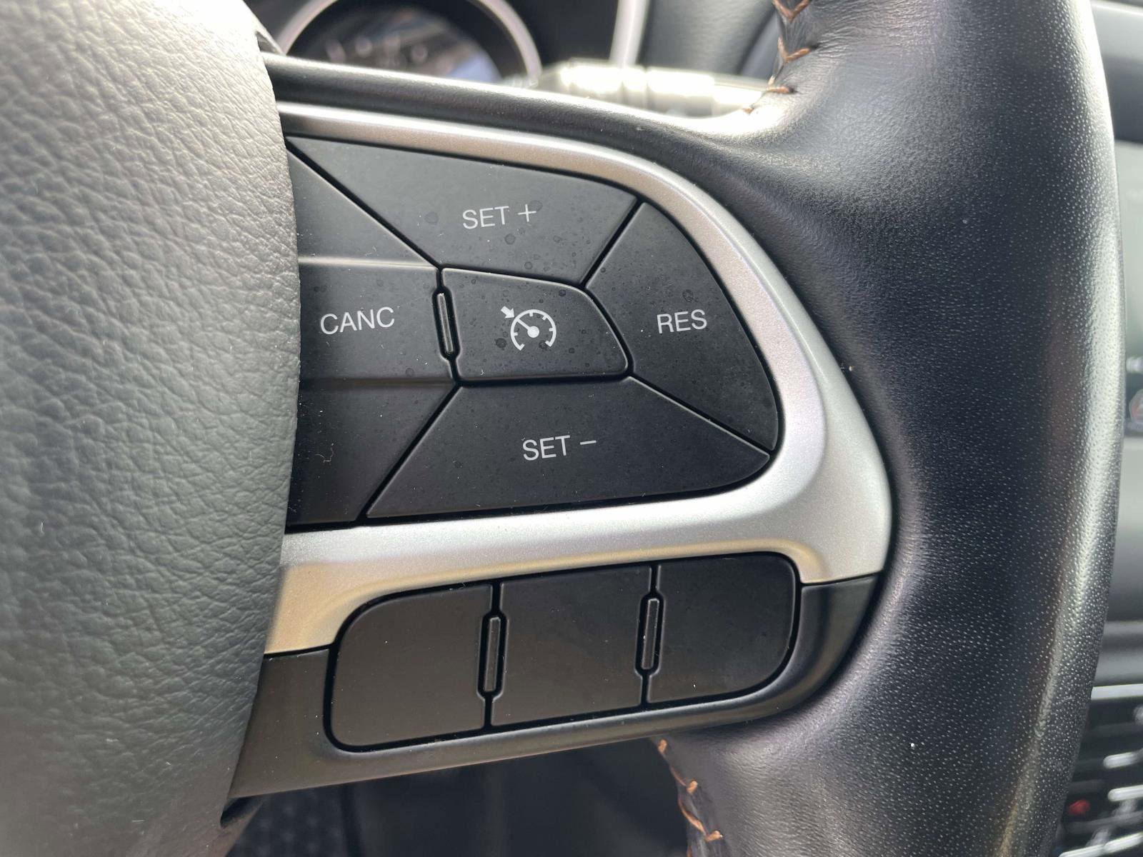 Used 2020 Jeep Compass Latitude w/ Cold Weather Group image 8