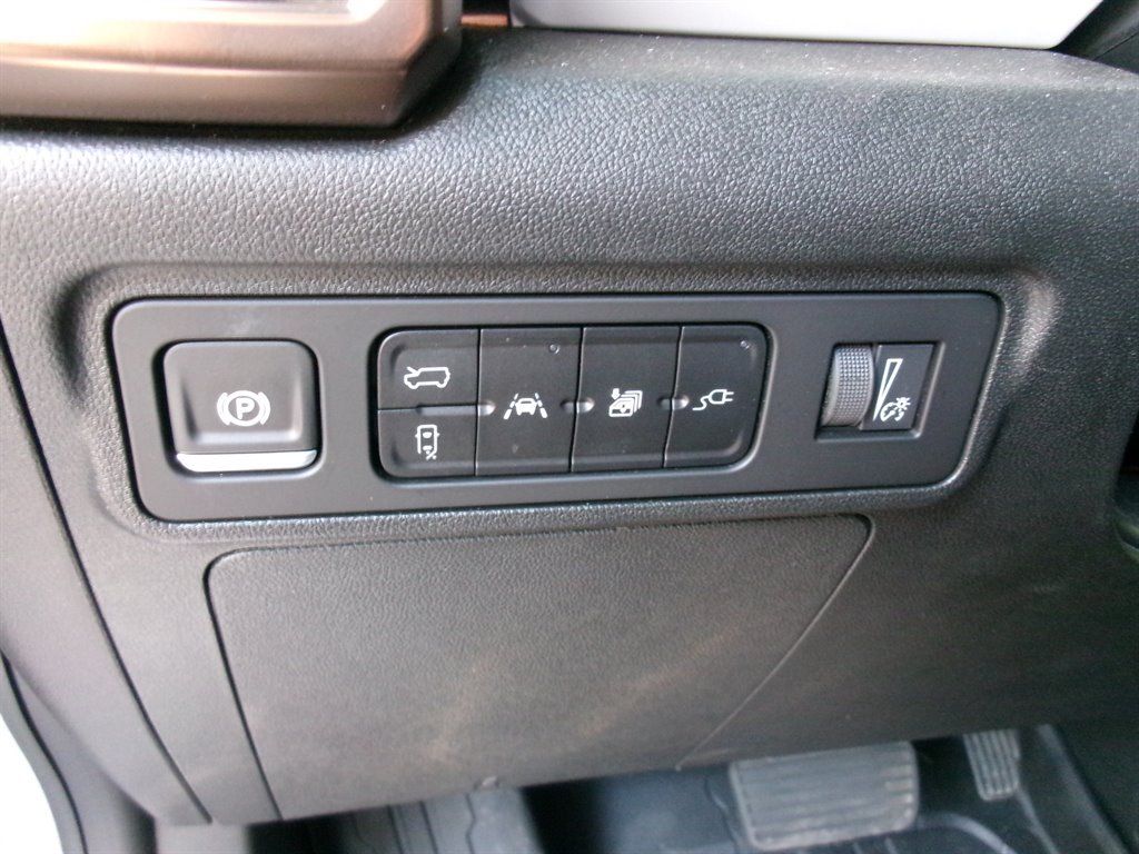 Used 2024 GMC Hummer EV 2X AWD/4WD image 40