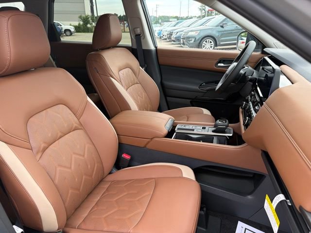 New 2026 Nissan Pathfinder Platinum FWD image 21